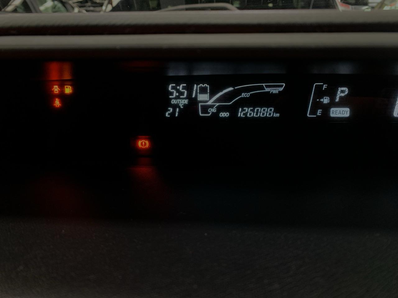 2015 Toyota Aqua Facelift Model S Hatchback SMART KEY + REVERSING CAMERA + AUTO LIGHTS