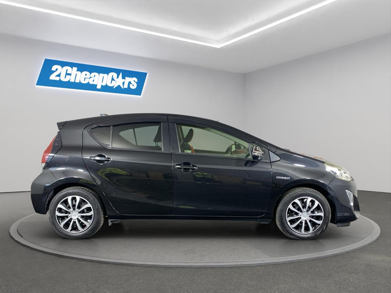 2015 Toyota Aqua Facelift Model S Hatchback SMART KEY + REVERSING CAMERA + AUTO LIGHTS