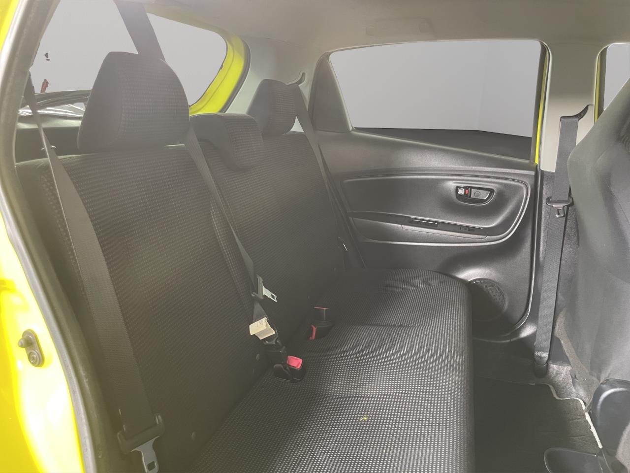 2014 Toyota Vitz F Hatchback REVERSING CAMERA + SMART KEY