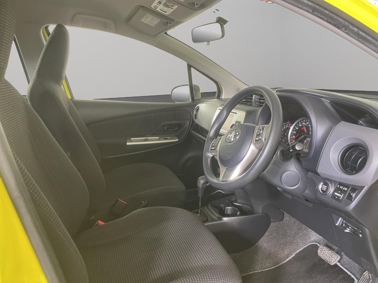 2014 Toyota Vitz F Hatchback REVERSING CAMERA + SMART KEY