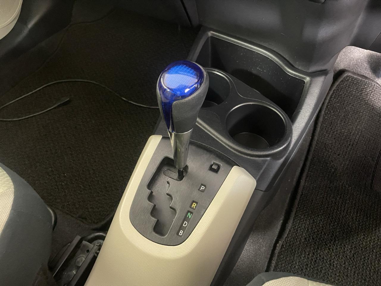 2013 Toyota Aqua G Hatchback AUTO LIGHTS + PUSH BUTTON START