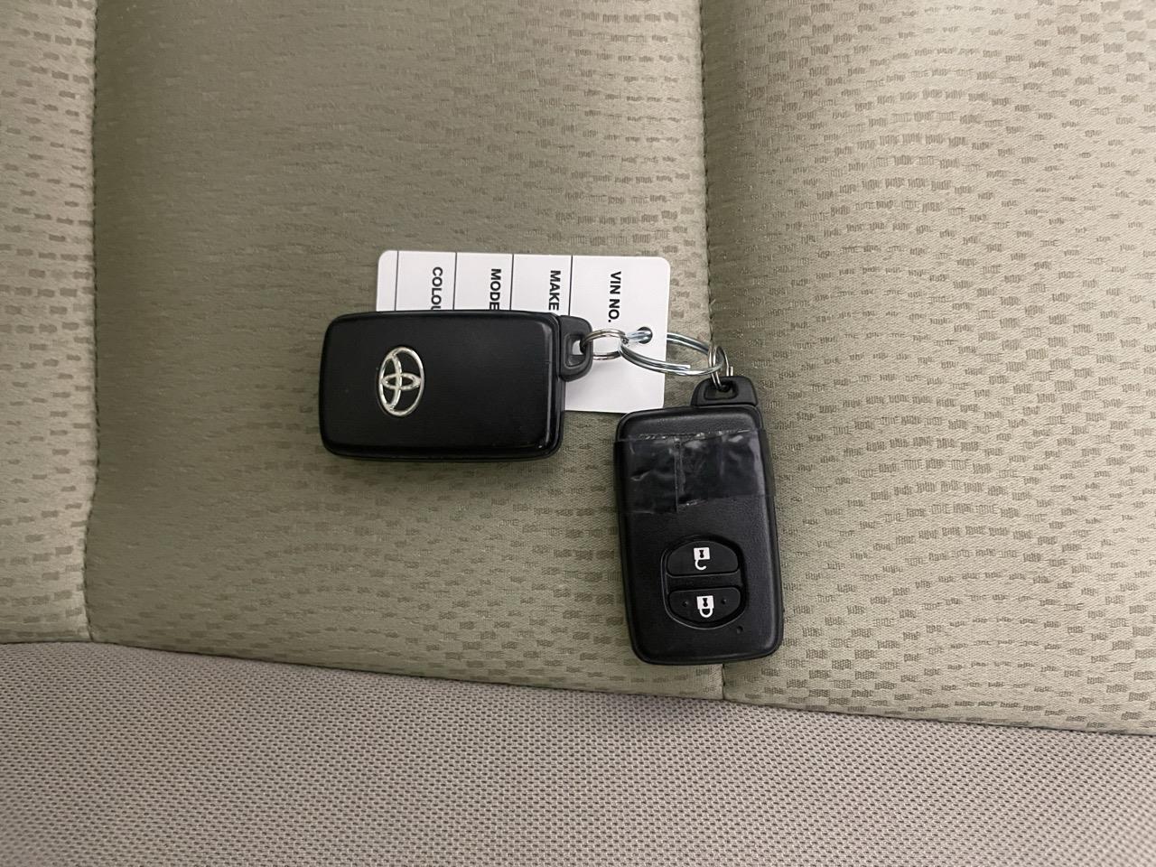 2013 Toyota Aqua G Hatchback AUTO LIGHTS + PUSH BUTTON START