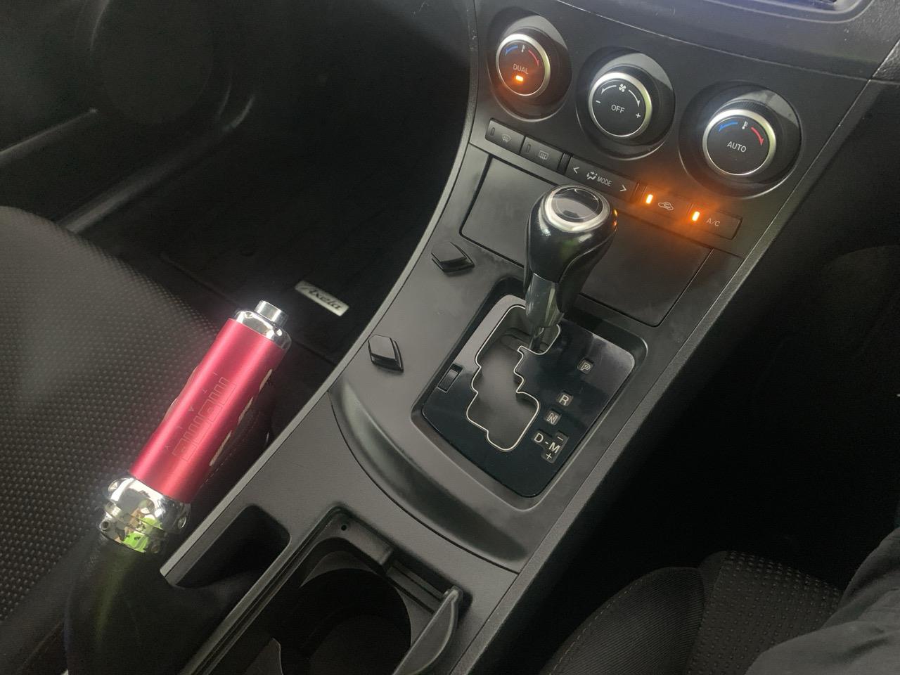 2013 Mazda Axela 3 Sport 2.0S Hatchback AUTO LIGHTS + I-STOP + KEYLESS ENTRY