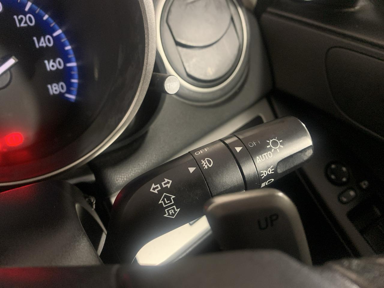 2013 Mazda Axela 3 Sport 2.0S Hatchback AUTO LIGHTS + I-STOP + KEYLESS ENTRY