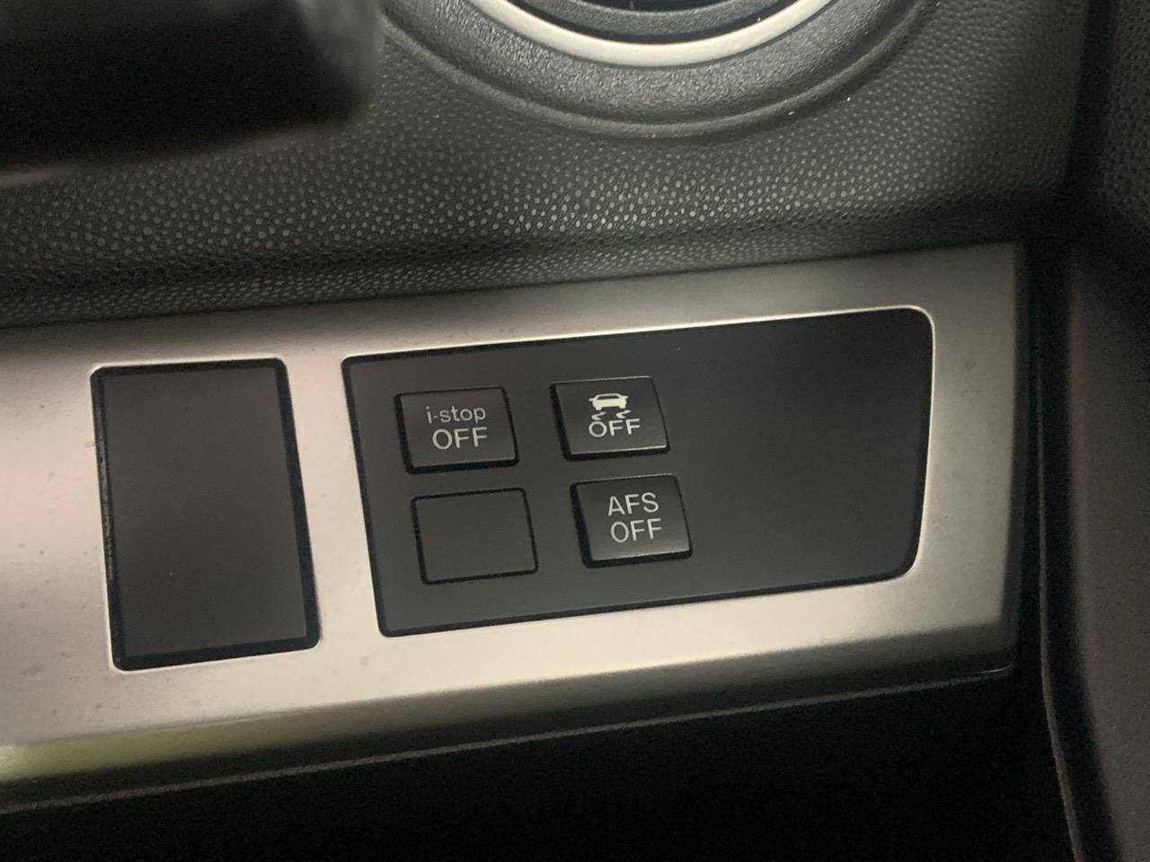 2013 Mazda Axela 3 Sport 2.0S Hatchback AUTO LIGHTS + I-STOP + KEYLESS ENTRY