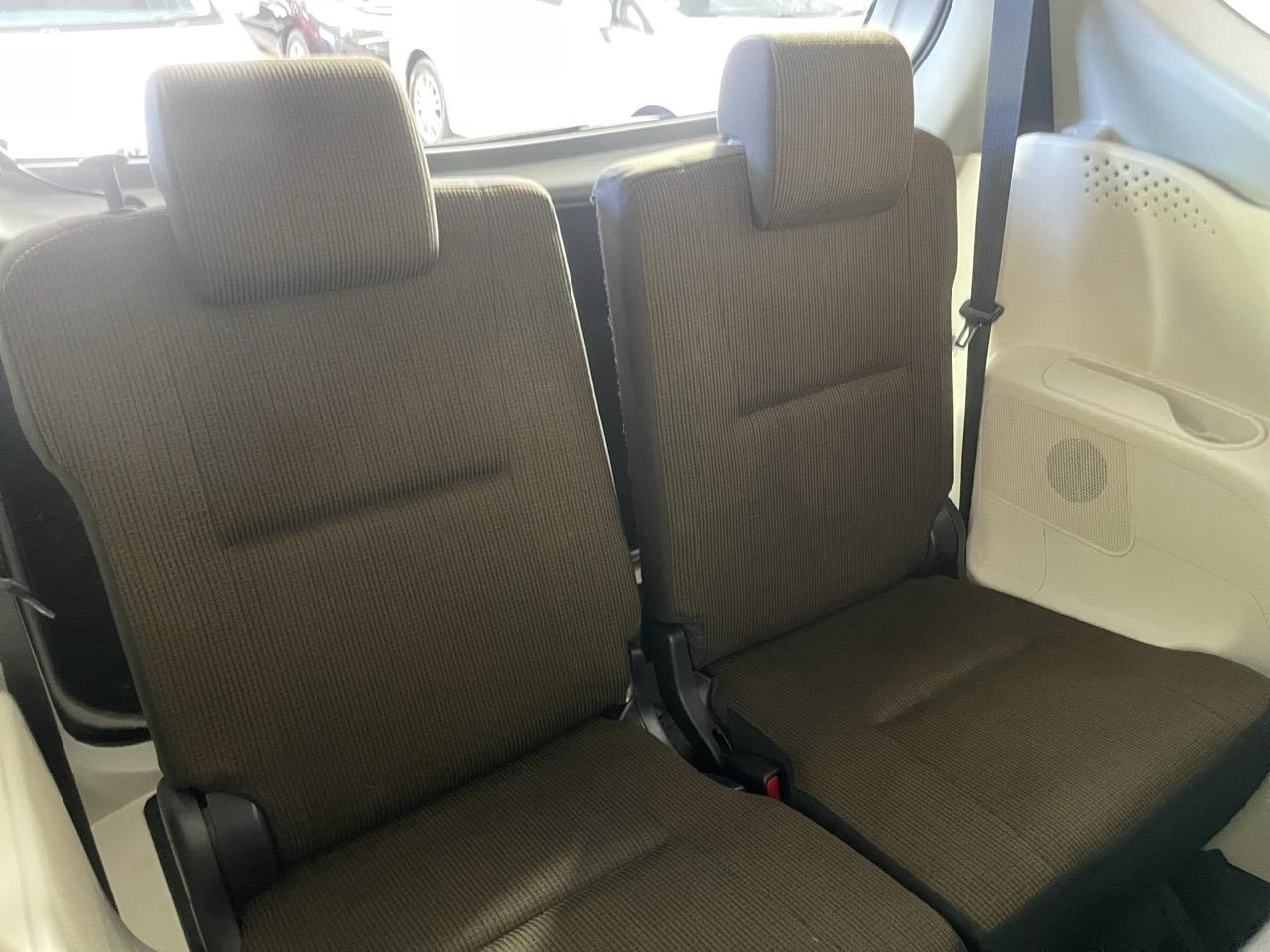 2015 Toyota Sienta HYBRID G People Mover ELECTRIC SLIDING DOORS + REVERSING CAMERA