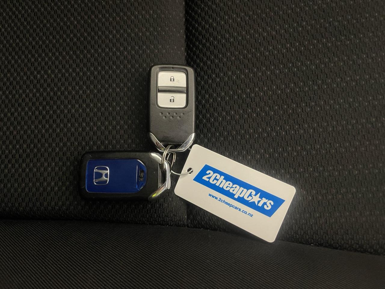 2014 Honda Vezel HYBIRID X RV/SUV REVERSING CAMERA + PADDLE SHIFT + PUSH START