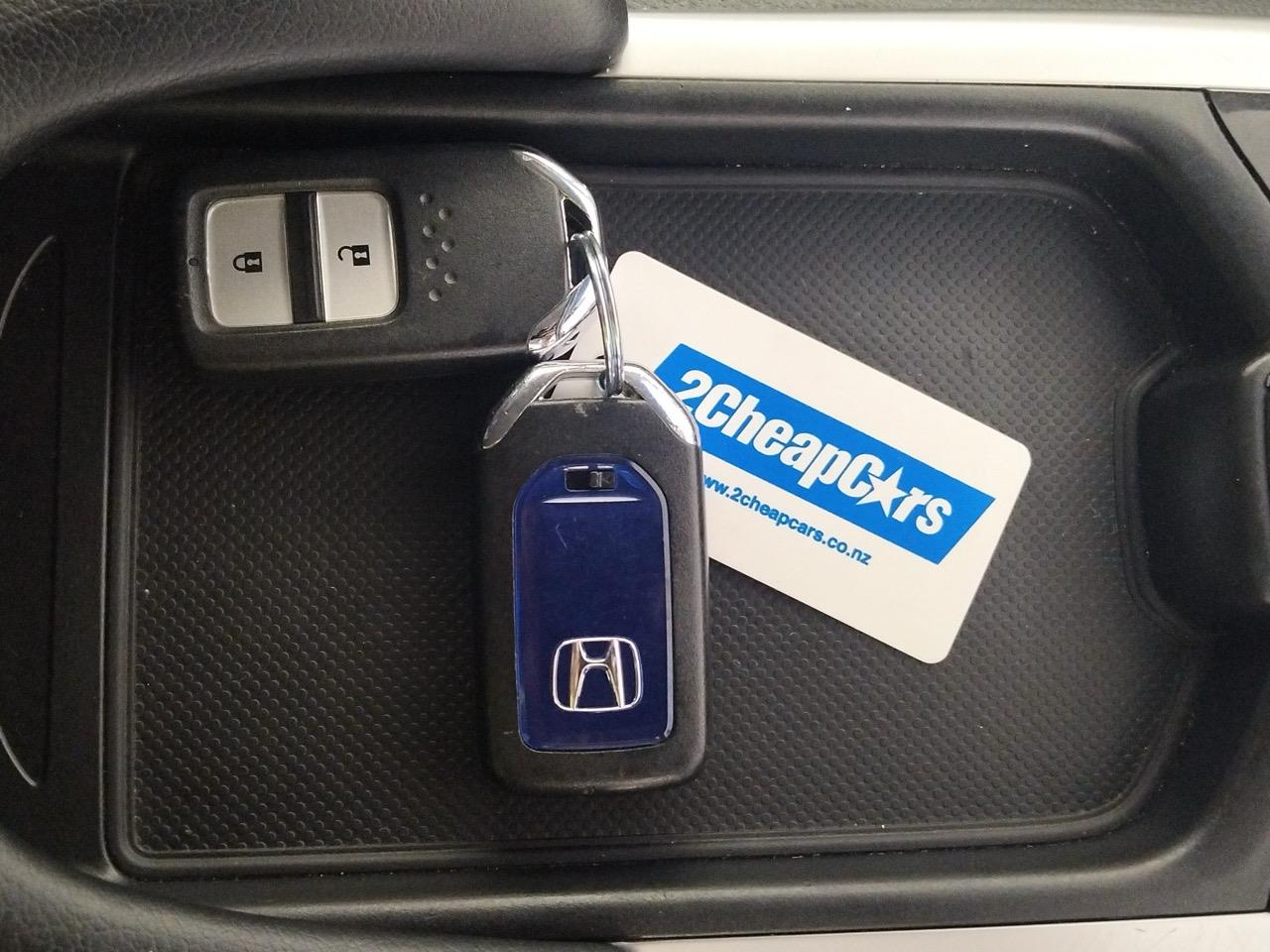 2016 Honda JADE Honda Sensing Hybrid People Mover REVESING CAMERA + CRUISE CONTROL + HONDA SENSING