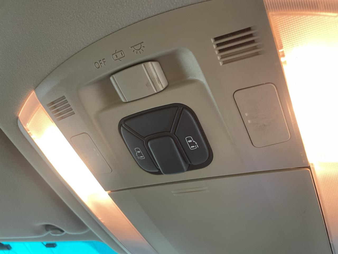 2012 Toyota Vellfire 2.4X People Mover ELE8EATER+ ELECTRIC SLIDING DOORS + REVERSING CAMERA