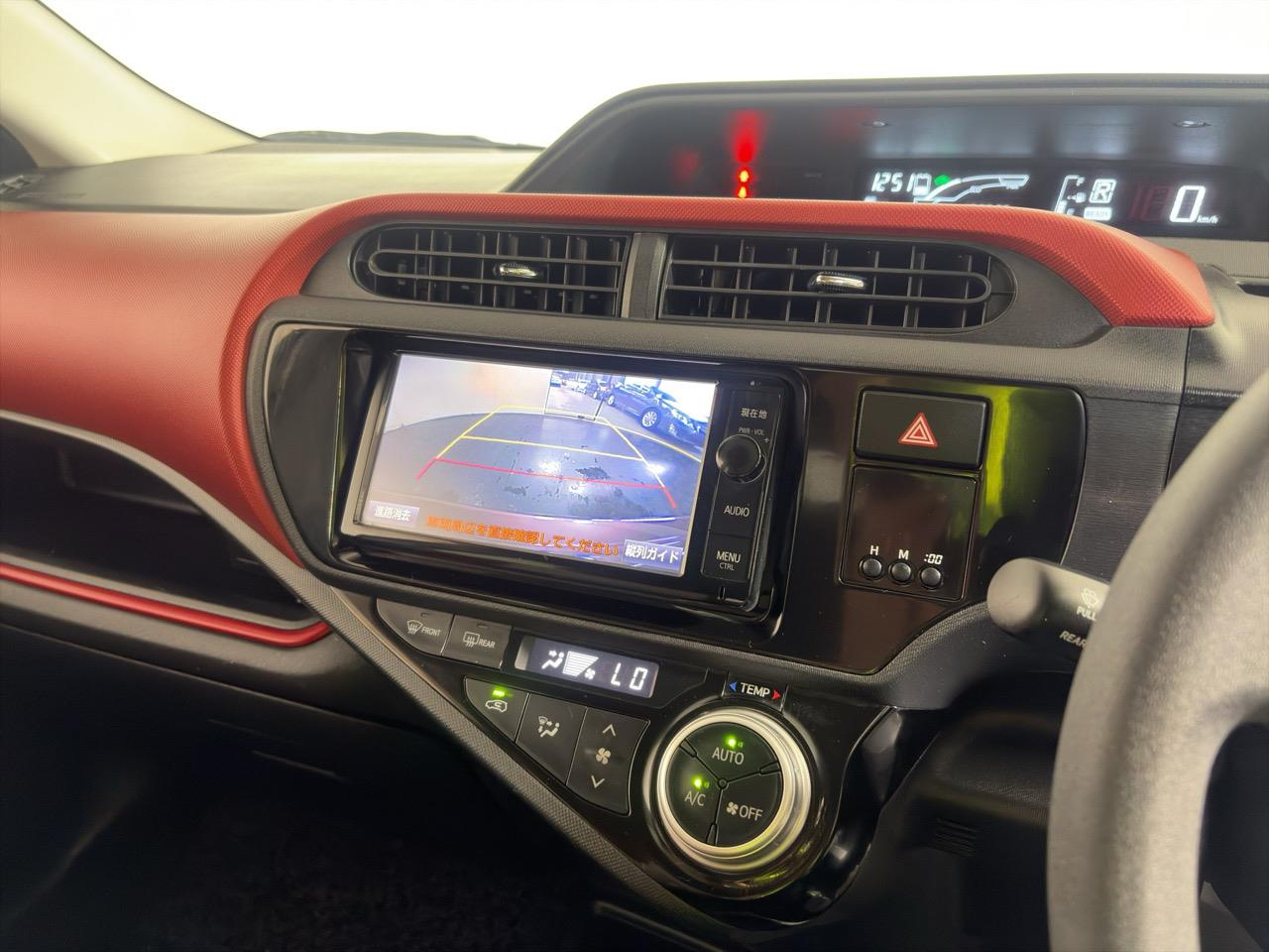 2015 Toyota Aqua S Hatchback REVESING CAMERA + PUSH SRART + AUTO LIGHTS