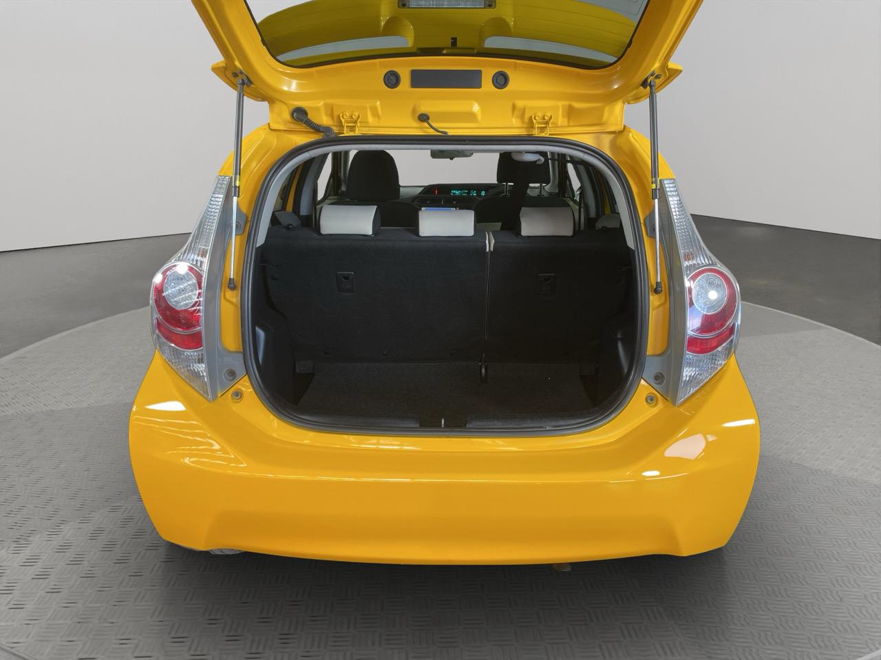 2013 Toyota Aqua S Hatchback HEATED SEATS + AUTO LIGHTS + PUSH START