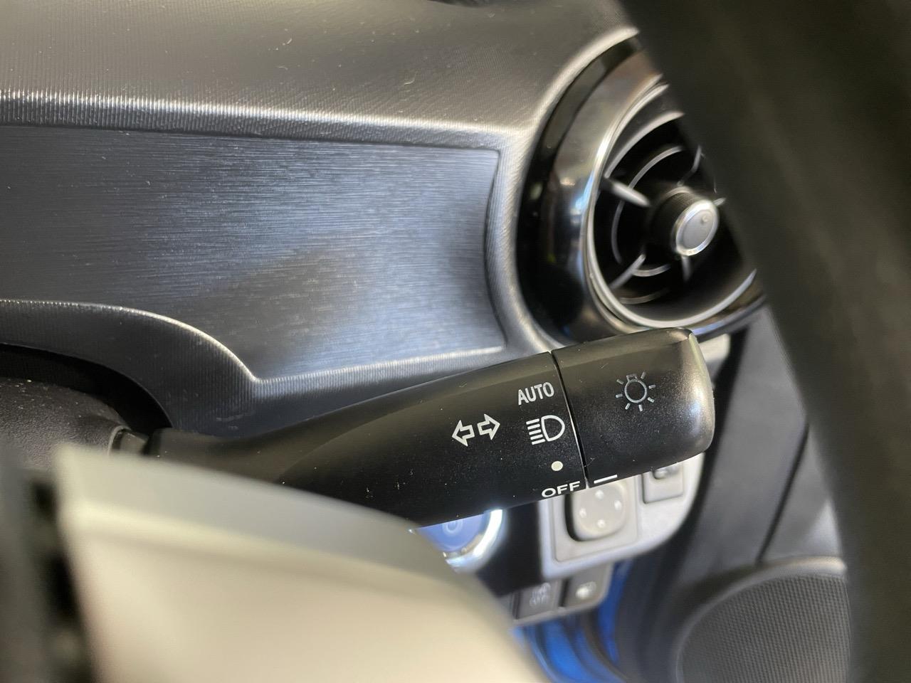 2015 Toyota Aqua Facelift Model S Hatchback LOW KMS + REVERSING CAMERA + PARKING SENSORS