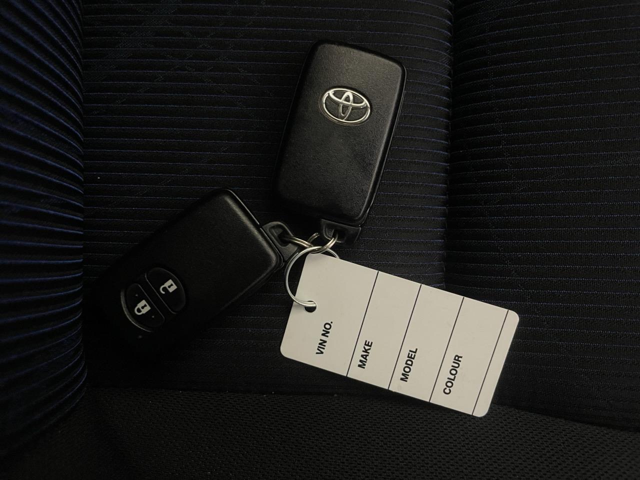 2015 Toyota Aqua Facelift Model S Hatchback LOW KMS + REVERSING CAMERA + PARKING SENSORS