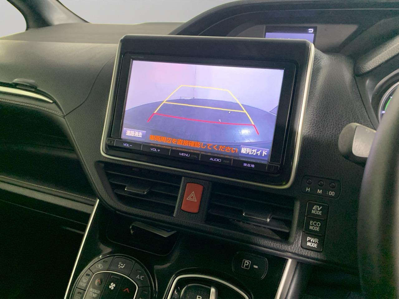 2015 Toyota Esquire Hybrid G People Mover POWER SLIDING DOOR + REVERSING CAMERA