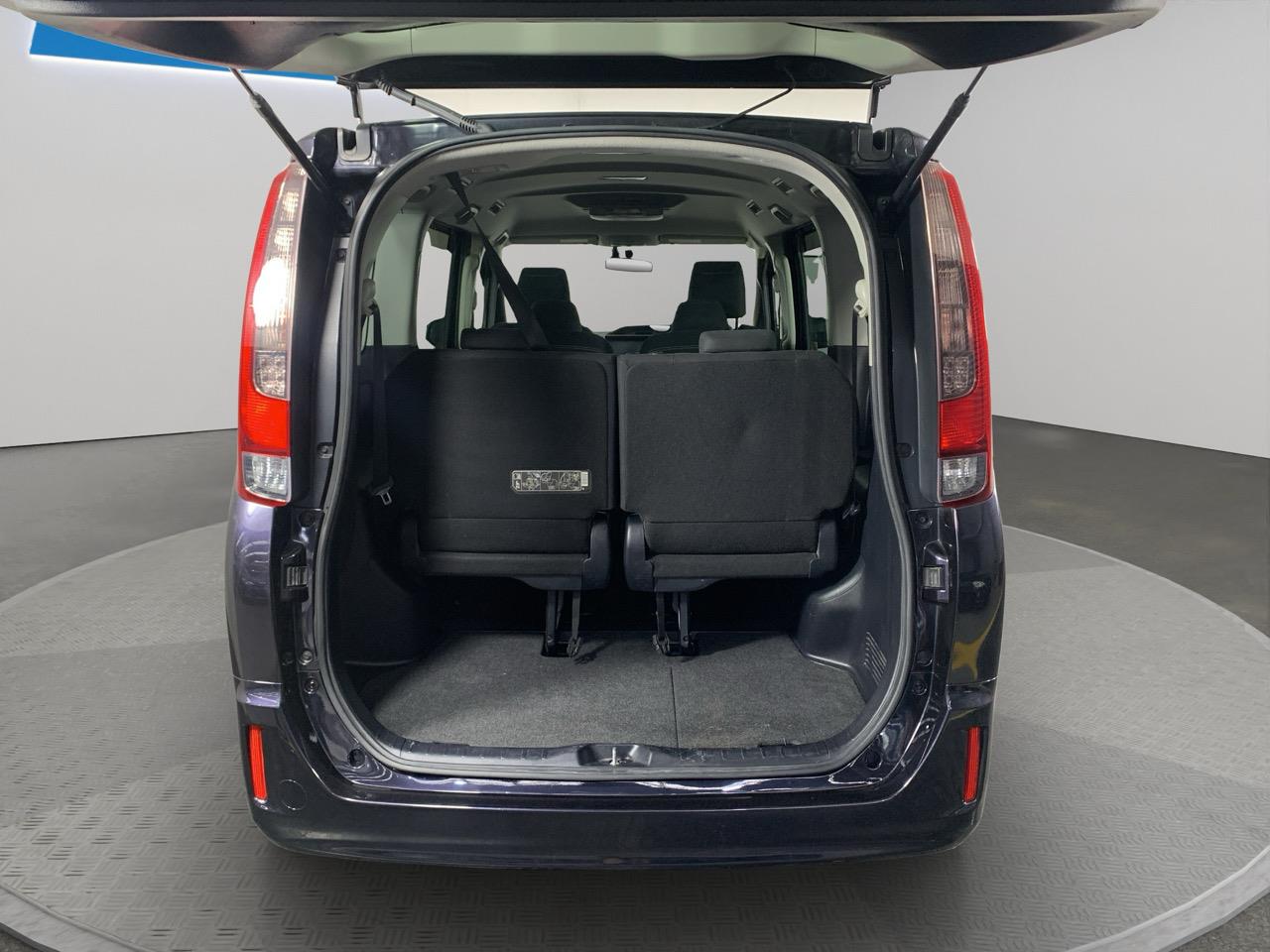 2015 Toyota Esquire Hybrid G People Mover POWER SLIDING DOOR + REVERSING CAMERA