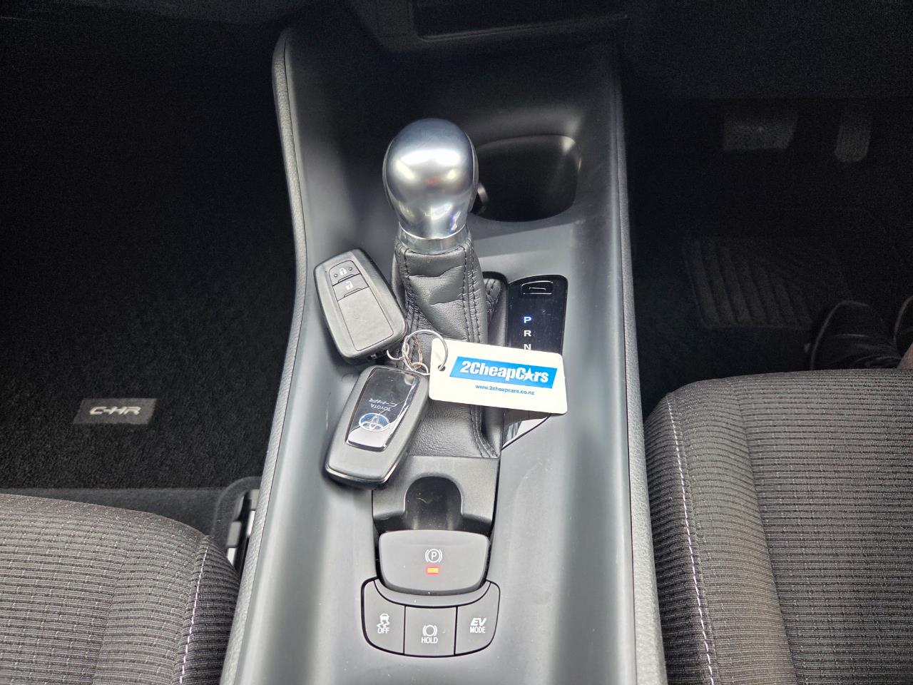 2017 Toyota C-HR S RV/SUV REVERSING CAMERA + CRUISE CONTROL + AUTO LIGHTS