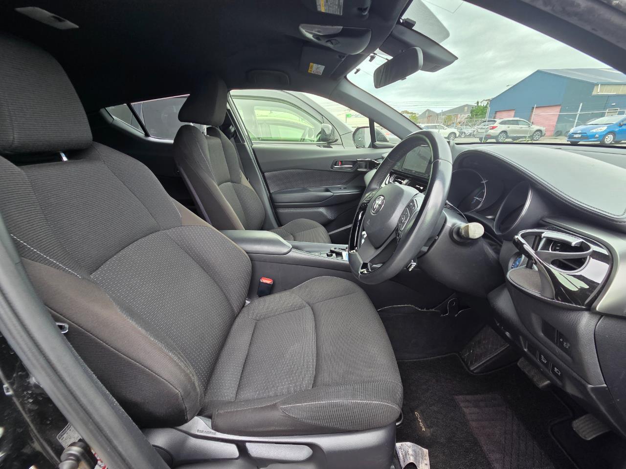 2017 Toyota C-HR S RV/SUV REVERSING CAMERA + CRUISE CONTROL + AUTO LIGHTS