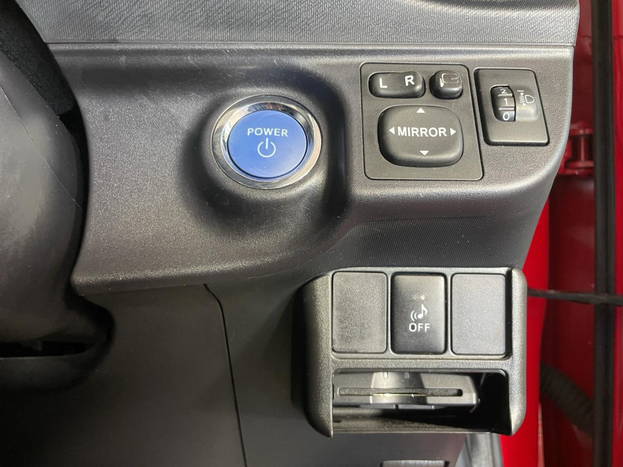 2013 Toyota Aqua S Hatchback REVERSING CAMERA + AUTO LIGHTS + PUSH BUTTON START