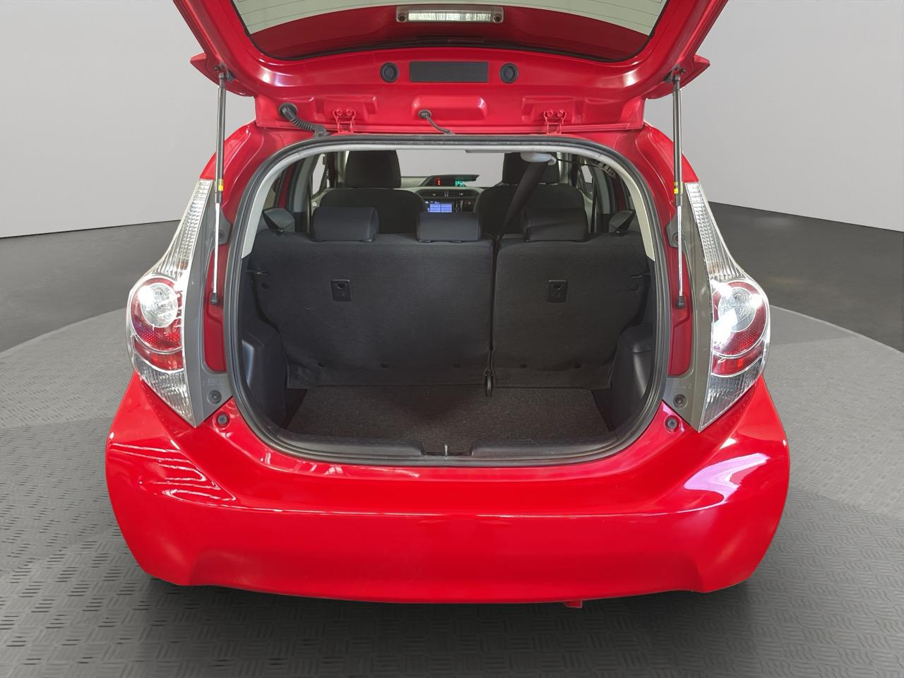 2013 Toyota Aqua S Hatchback REVERSING CAMERA + AUTO LIGHTS + PUSH BUTTON START