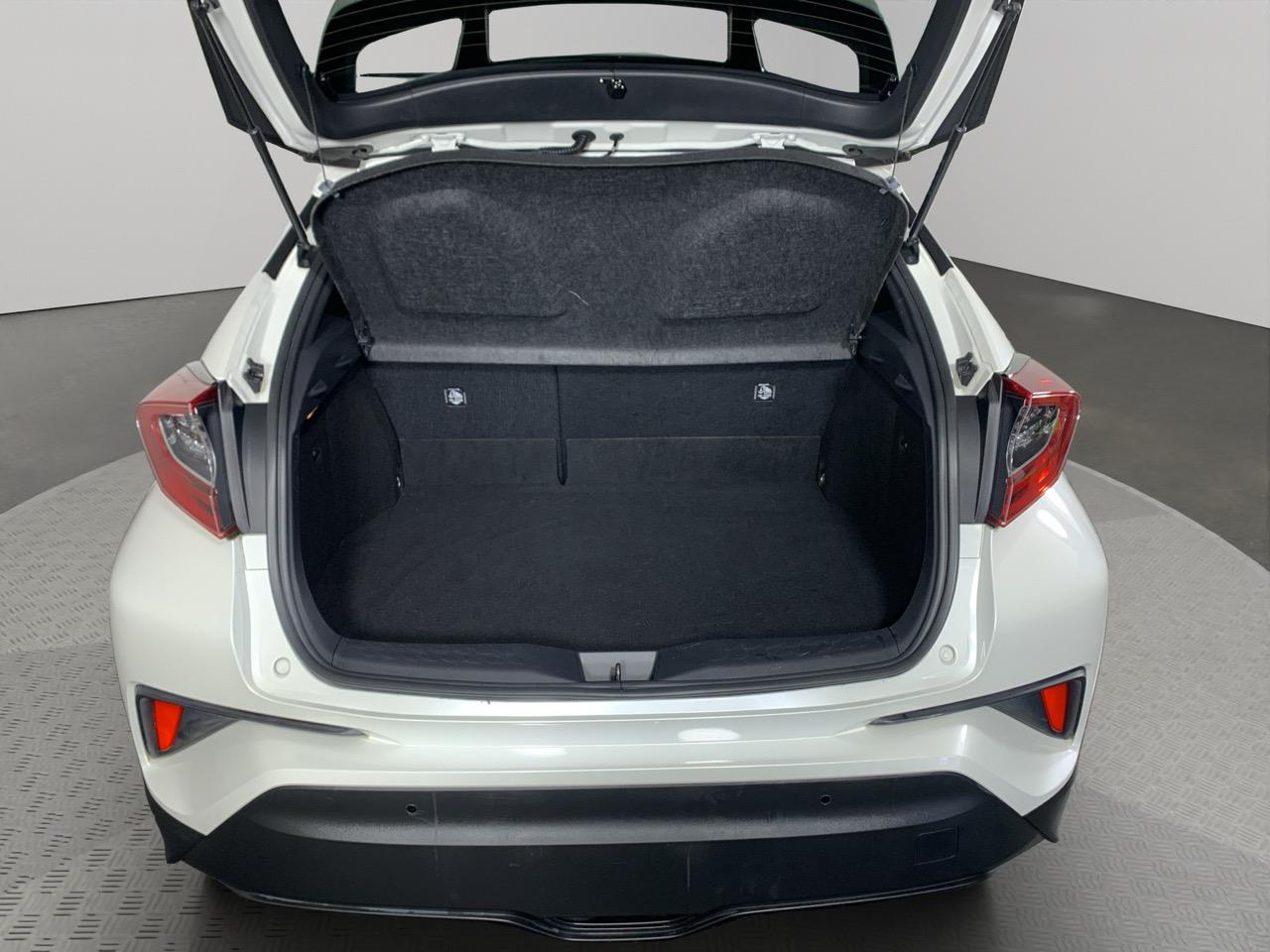 2018 Toyota C-HR G HYBRID RV/SUV CRUISE CONTROL + HEATED SEATS + REVERSING CAMERA