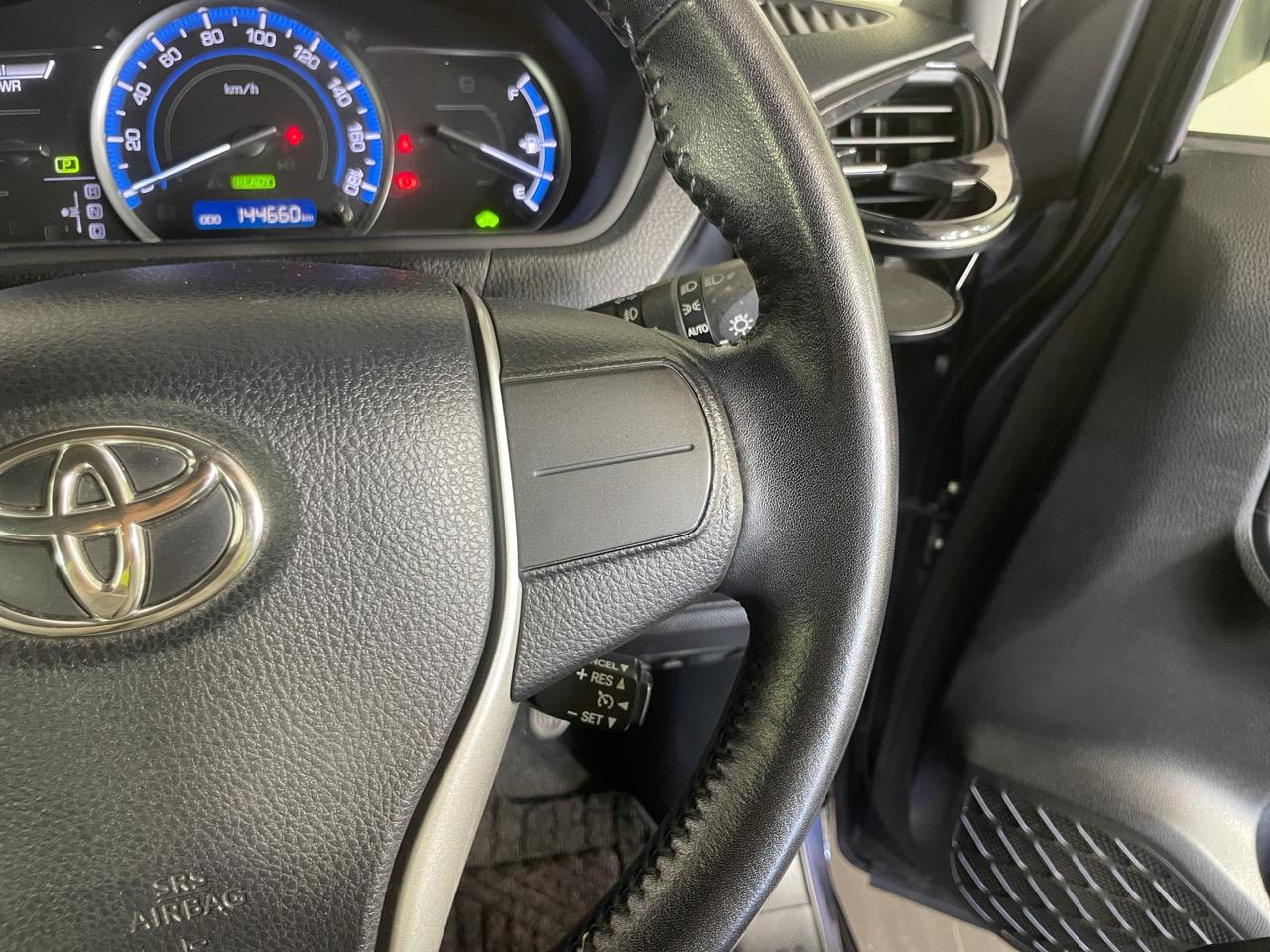 2014 Toyota Voxy Hybrid People Mover ELECTRIC SLIDING DOORS + REVERSING CAMERA