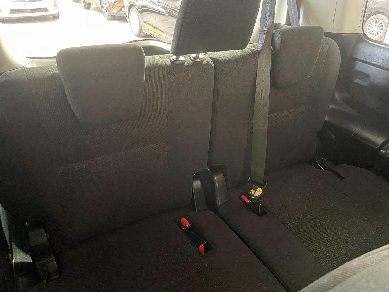 2014 Toyota Voxy Hybrid People Mover ELECTRIC SLIDING DOORS + REVERSING CAMERA