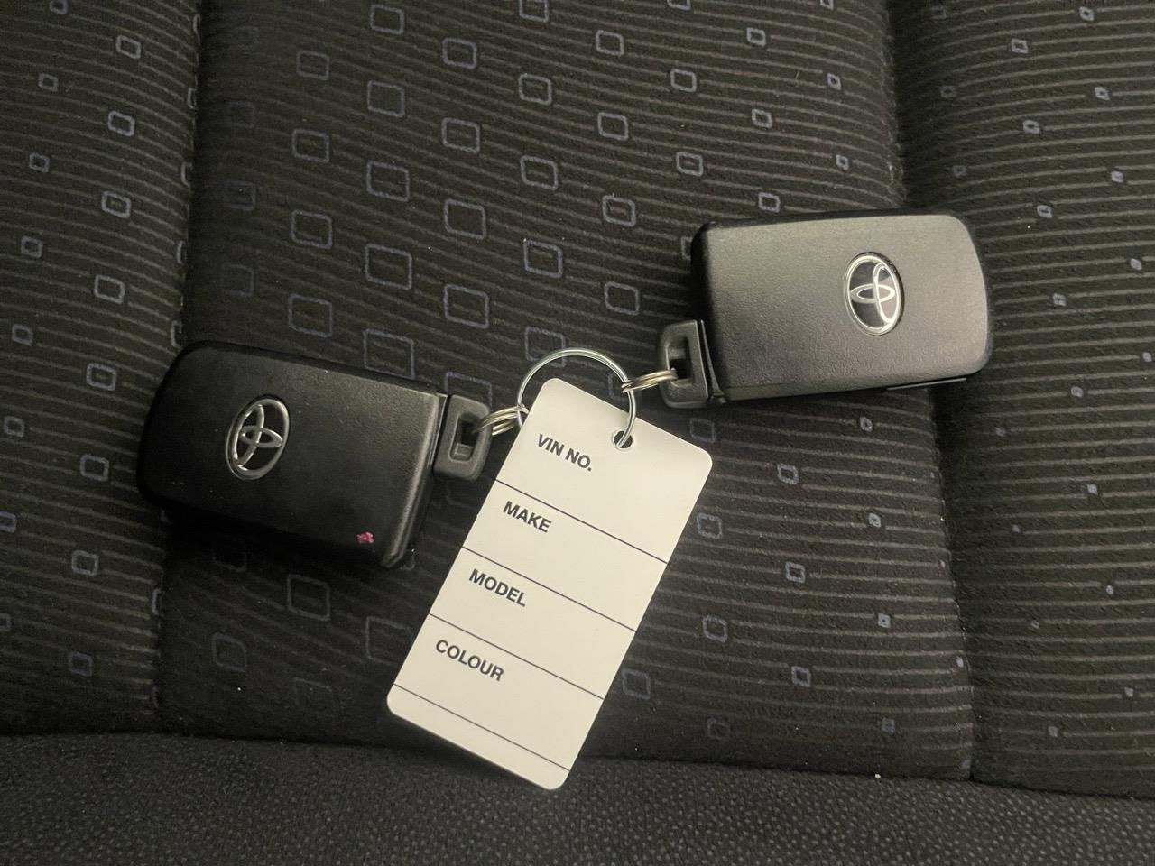 2014 Toyota Voxy Hybrid People Mover ELECTRIC SLIDING DOORS + REVERSING CAMERA