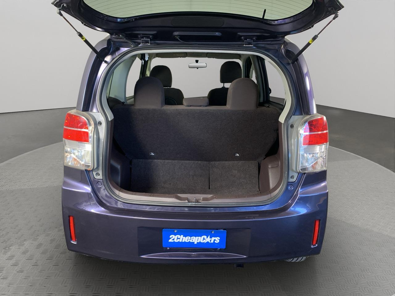 2014 Toyota SPADE  Hatchback GREAT SPACE + PUSH SRART + REVESING CAMERA