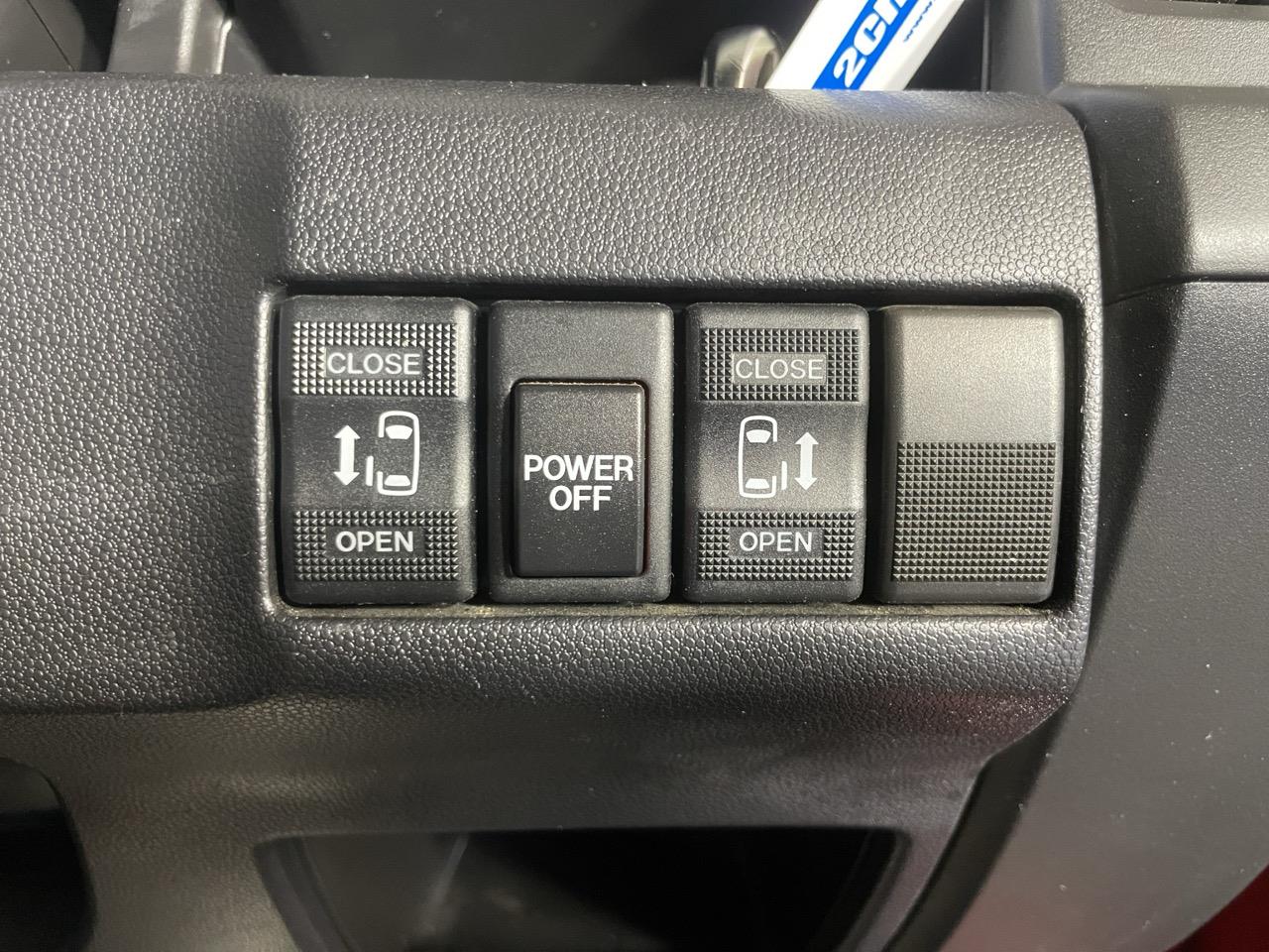 2013 Mazda Premacy 20-C SKYACTIV People Mover ELECTRIC SLIDING DOORS + AUTO LIGHTS