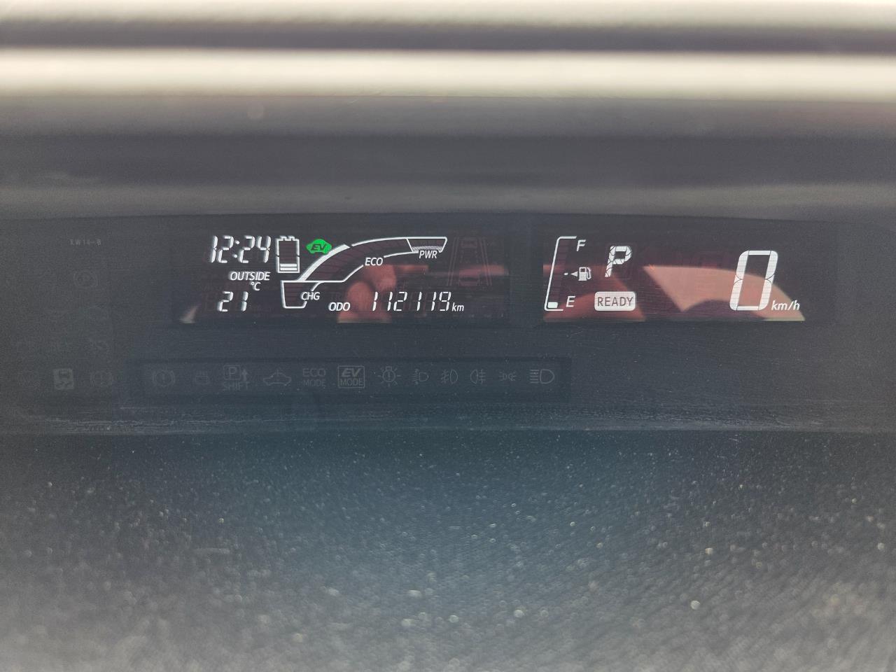 2016 Toyota Aqua FACELIFT MODEL Hatchback PUSH BUTTON START + AUTO LIGHTS + REVERSING CAMERA