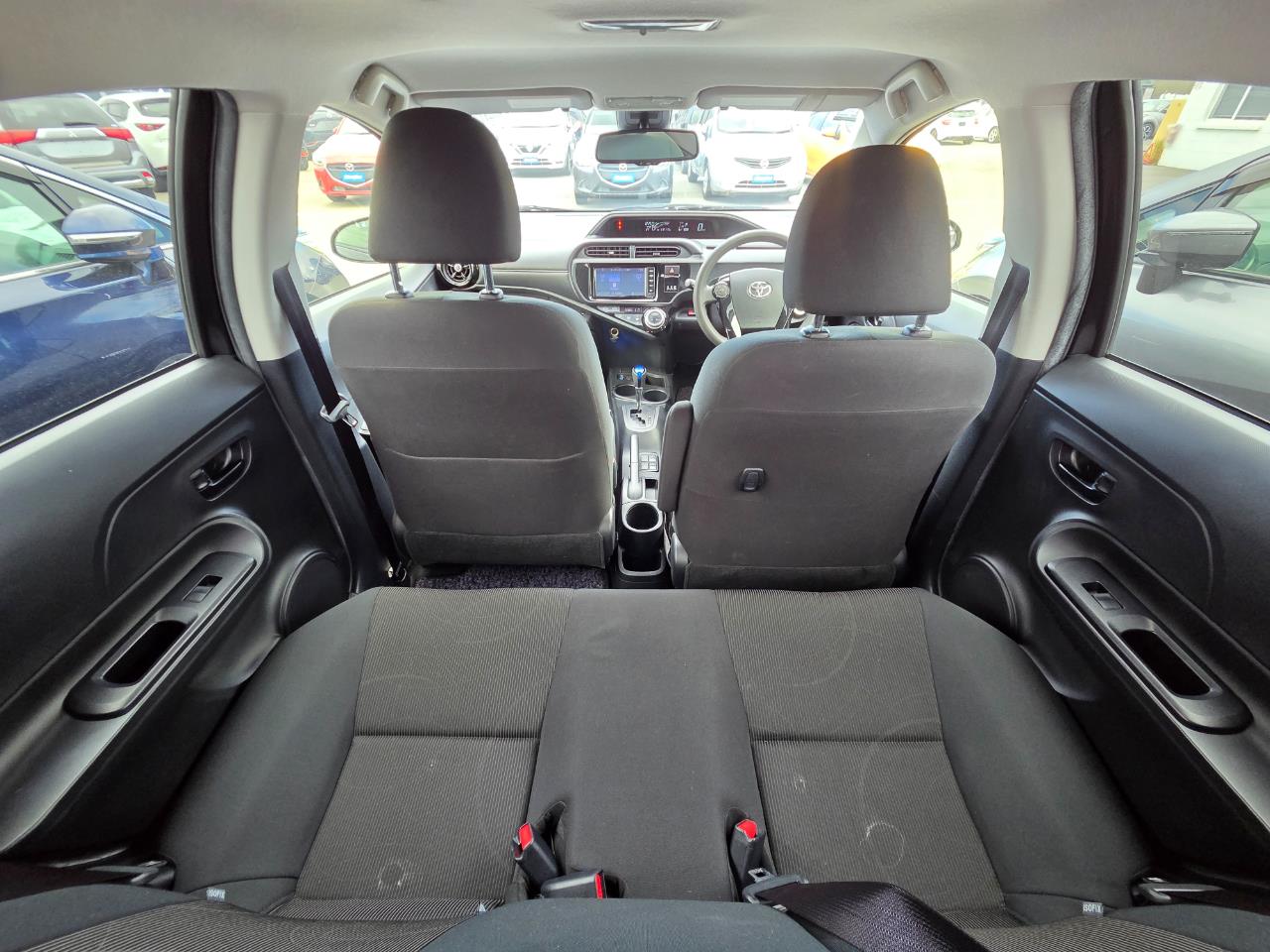 2016 Toyota Aqua FACELIFT MODEL Hatchback PUSH BUTTON START + AUTO LIGHTS + REVERSING CAMERA