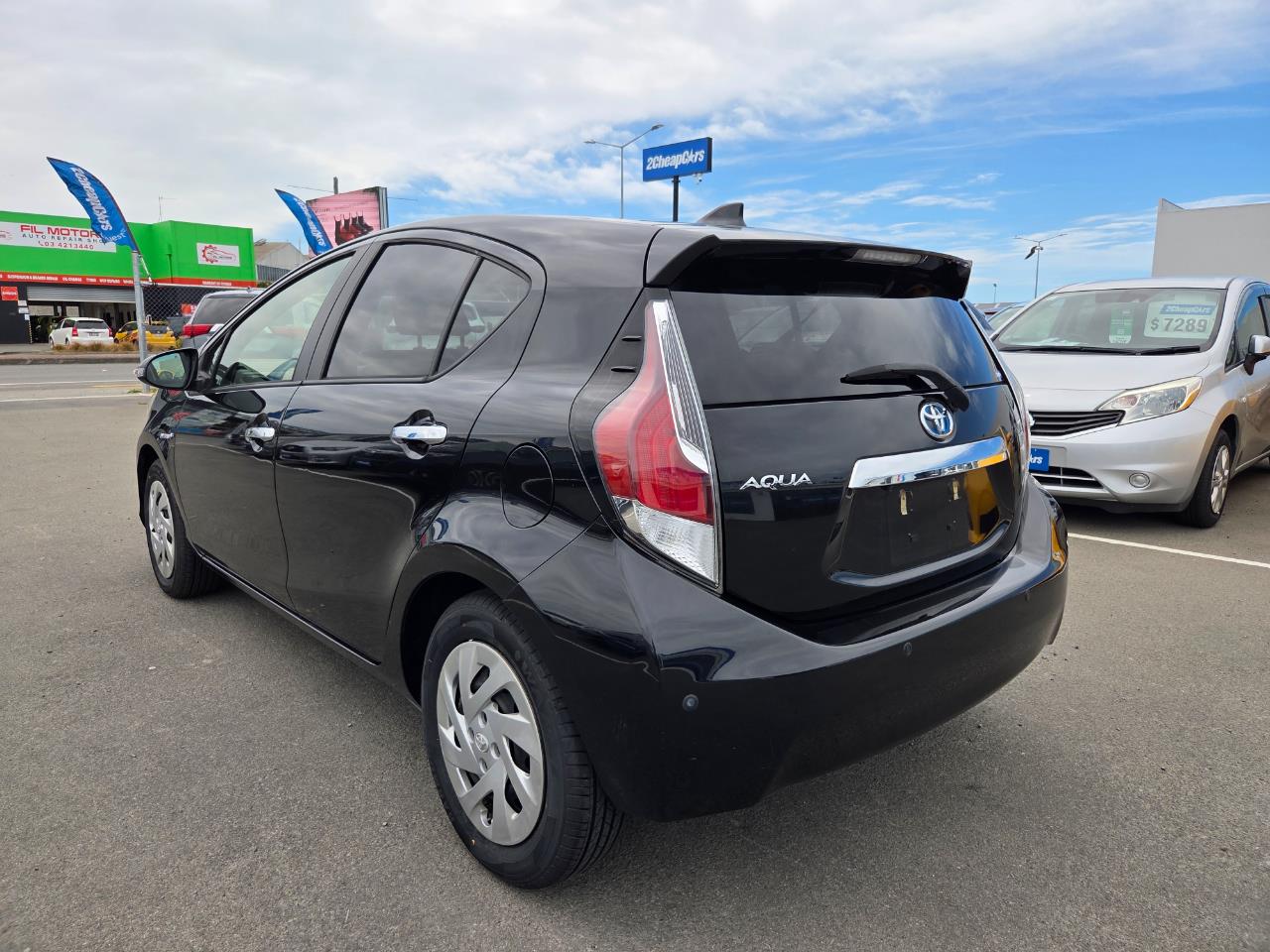 2016 Toyota Aqua FACELIFT MODEL Hatchback PUSH BUTTON START + AUTO LIGHTS + REVERSING CAMERA