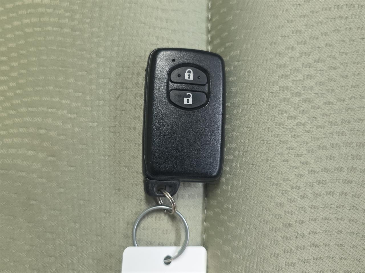 2014 Toyota Aqua G Hatchback SMART KEY + REVERSING CAMERA