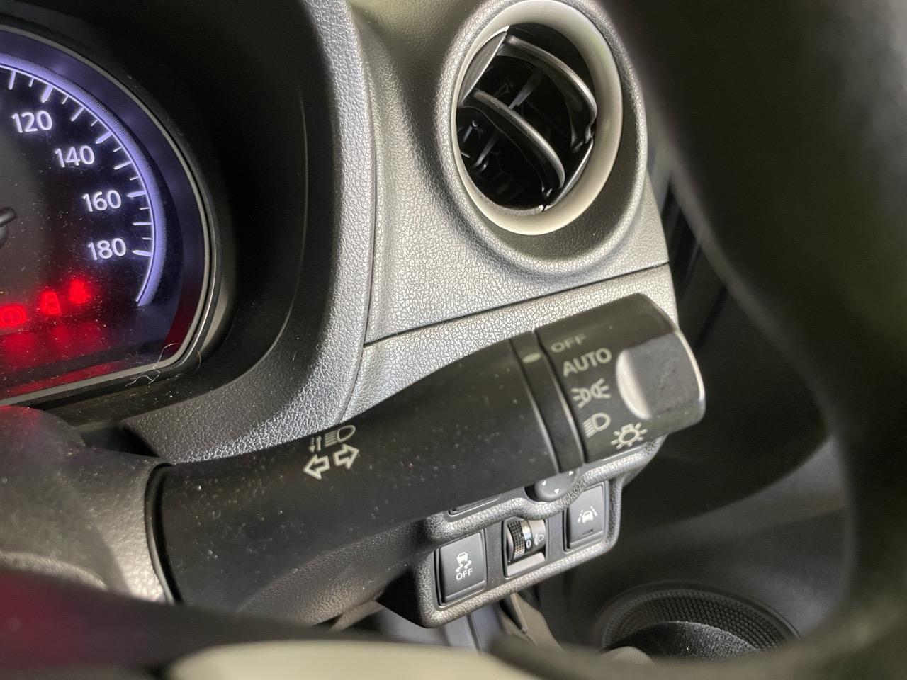 2015 Nissan Note X Hatchback LOW KM + AUTO LIGHTS + PUSH START