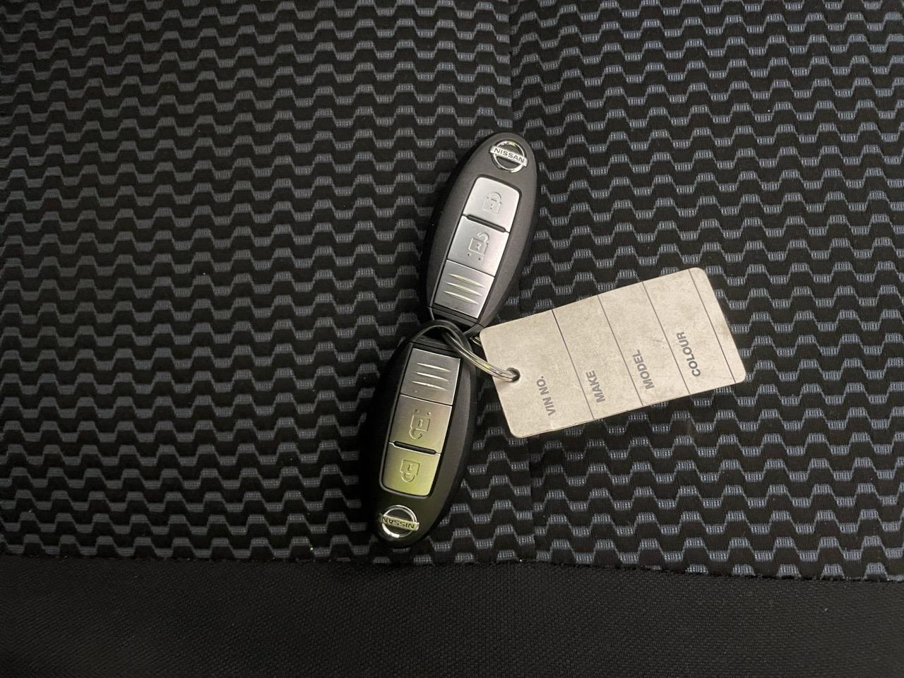 2015 Nissan Note X Hatchback LOW KM + AUTO LIGHTS + PUSH START