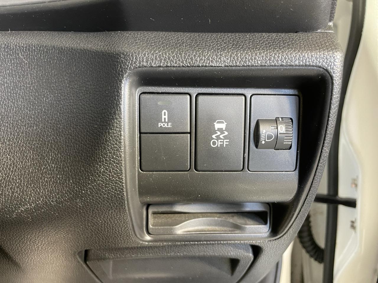 2017 Honda Grace EX Sedan GREAT SPACE + GREAT FUEL EFFICIENCY