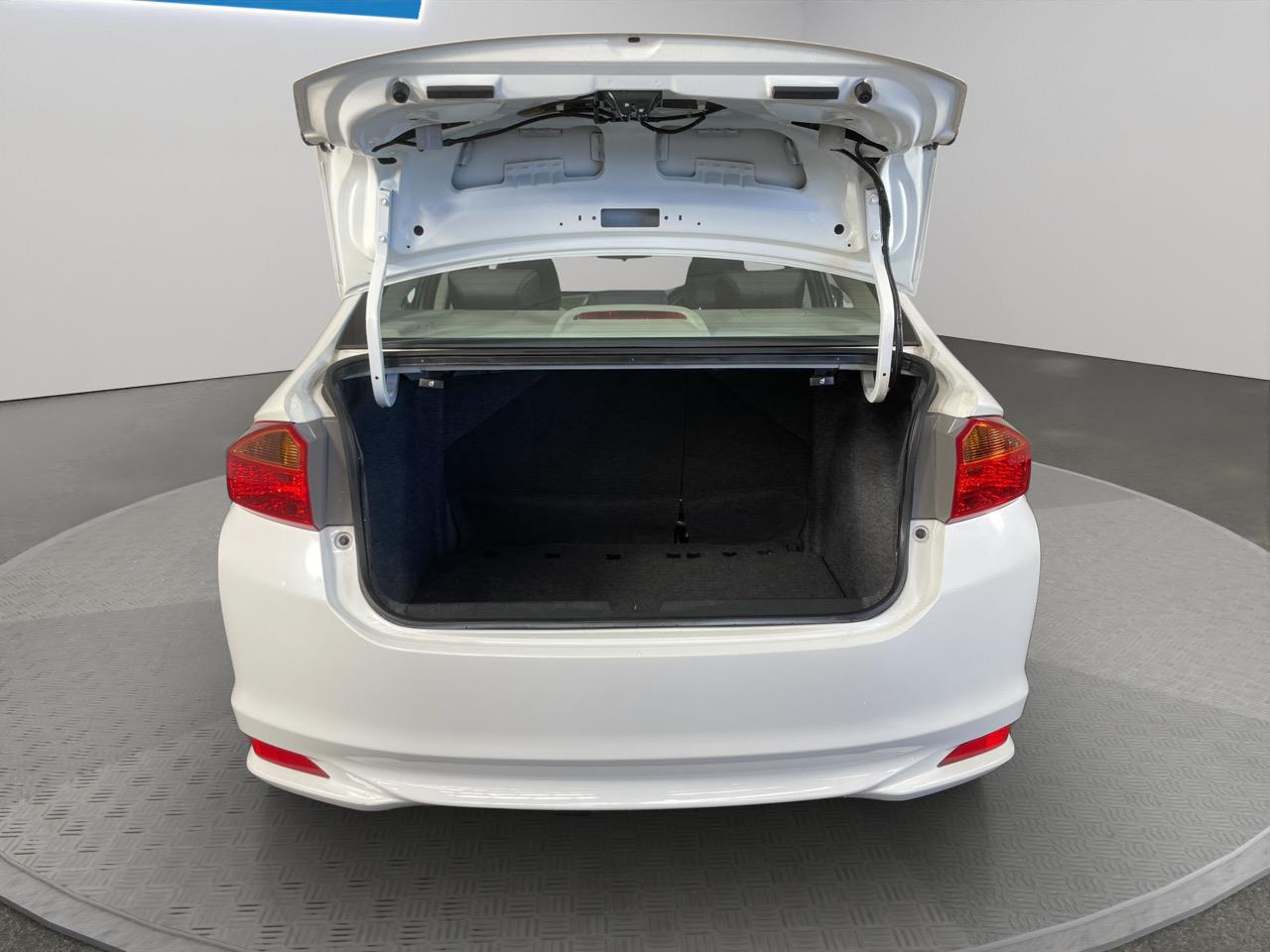 2017 Honda Grace EX Sedan GREAT SPACE + GREAT FUEL EFFICIENCY