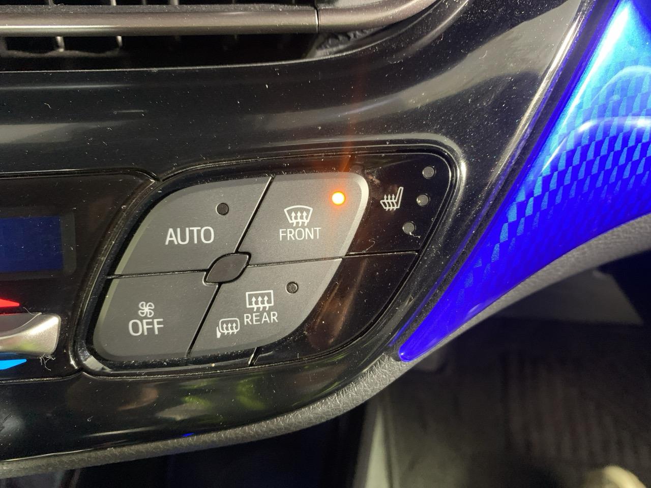 2017 Toyota C-HR HYBRID G LEATHER EDITION RV/SUV HEATED SEATS + CRUISE CONTROL + REVERSING CAMERA