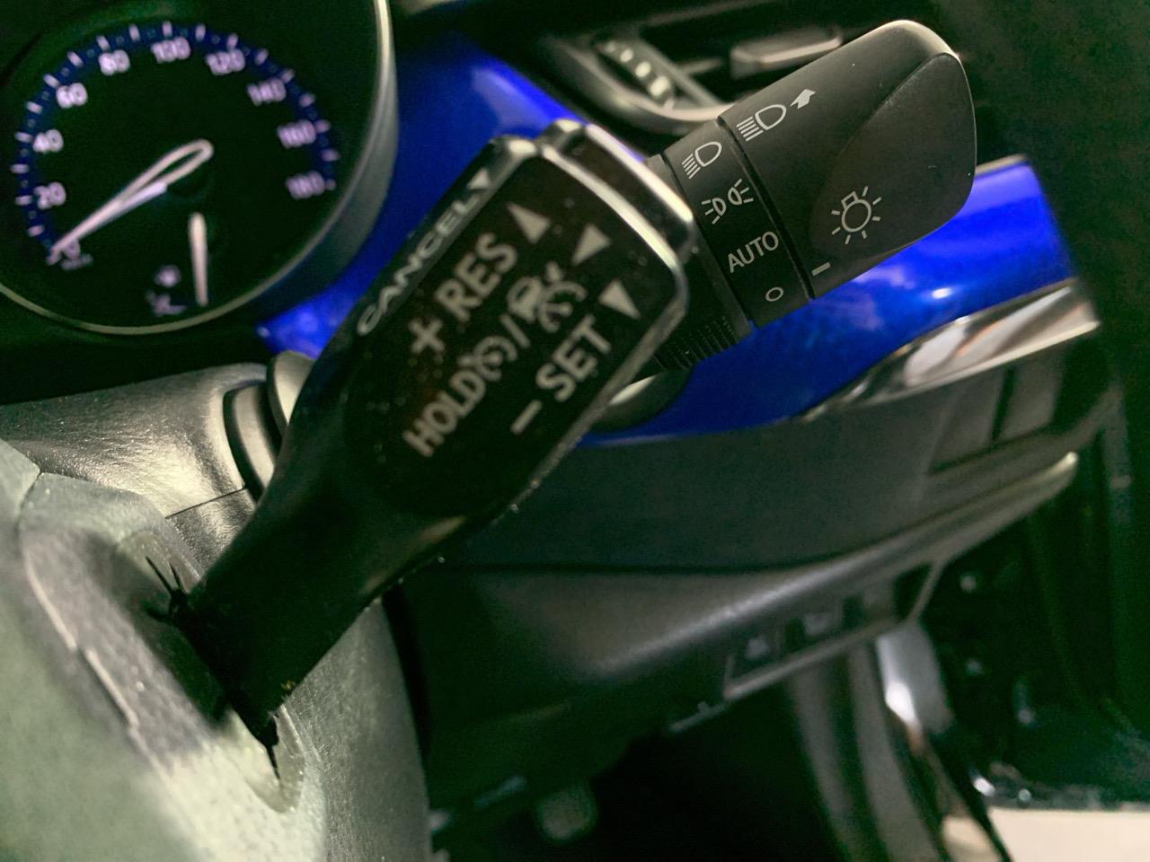 2017 Toyota C-HR HYBRID G LEATHER EDITION RV/SUV HEATED SEATS + CRUISE CONTROL + REVERSING CAMERA