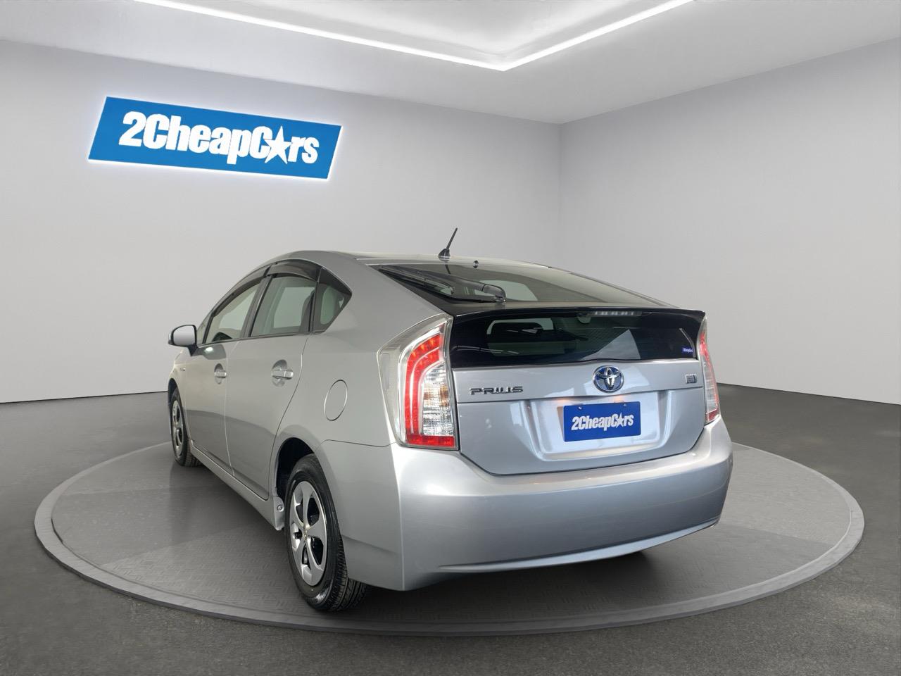 2013 Toyota Prius S Station Wagon LOW KM + AUTO LIGHTS + PUSH START