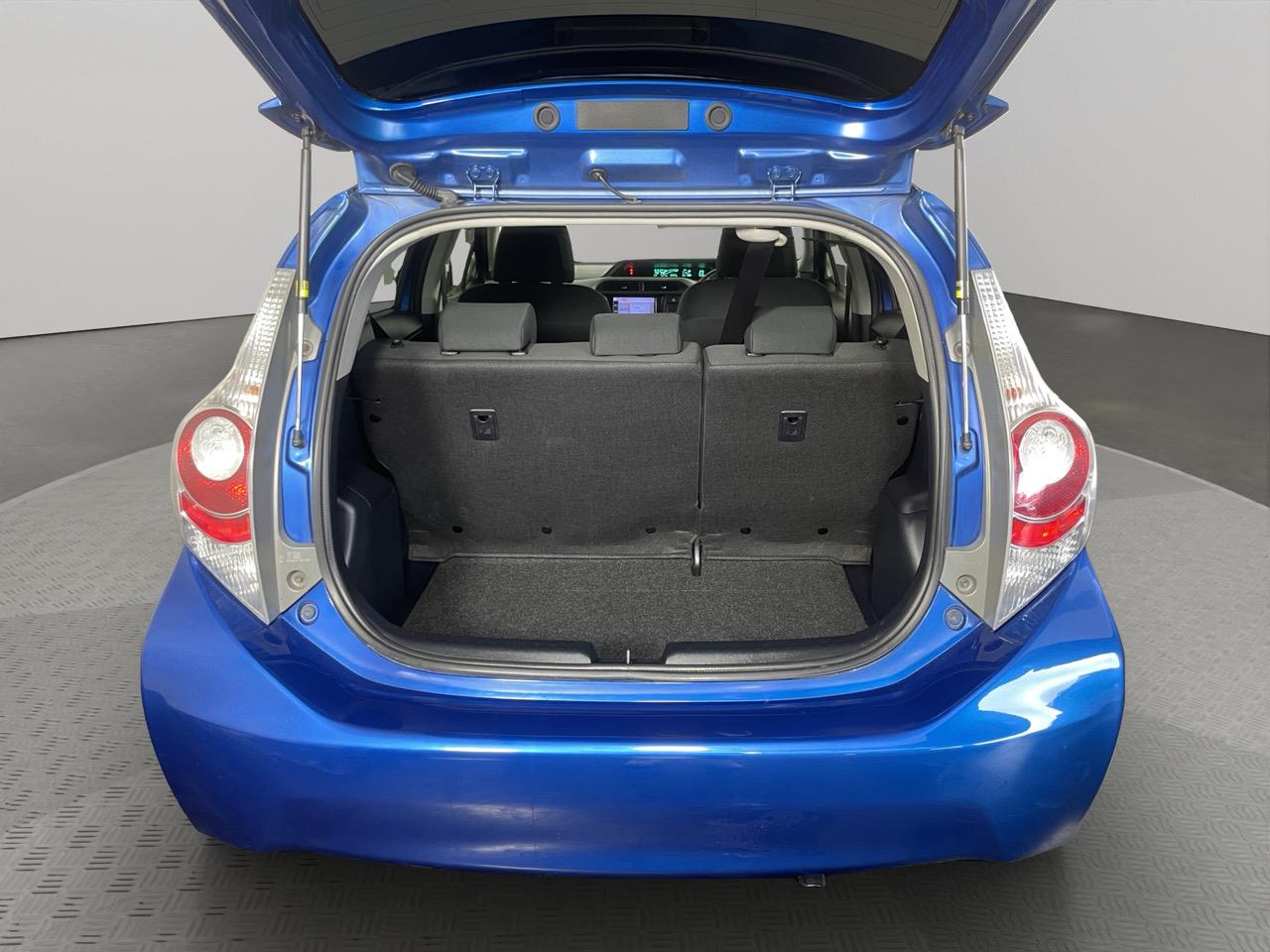 2013 Toyota Aqua S Hatchback LOW KMS + REVERSING CAMERA + AUTO LIGHTS