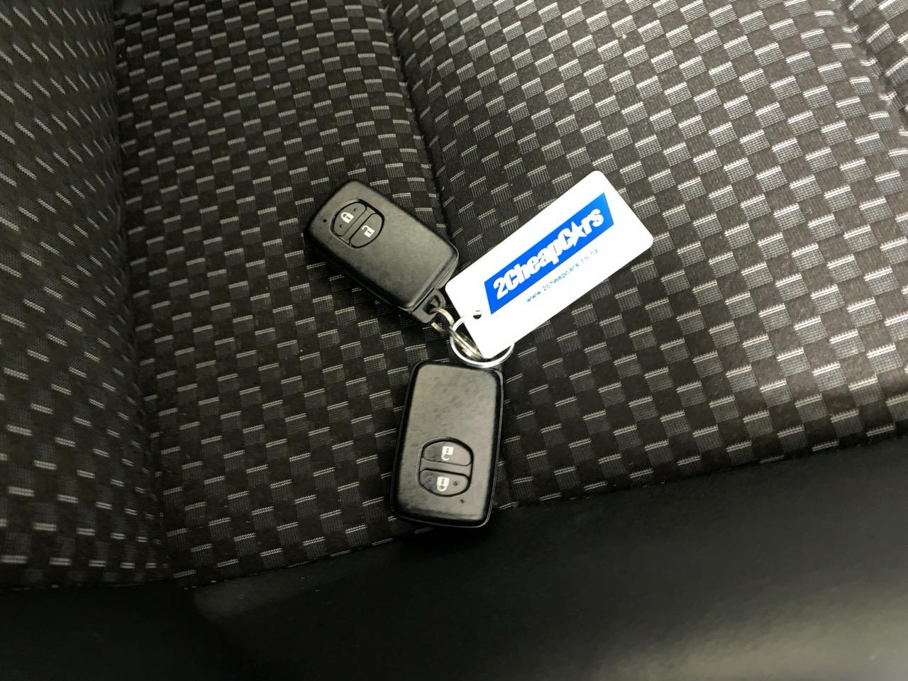 2016 Toyota Aqua X-URBAN Hatchback PUSH BUTTON START + AUTO LIGHTS + REVERSING CAMERA