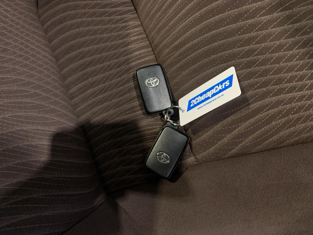 2012 Toyota Aqua G Hatchback PUSH BUTTON START + AUTO LIGHTS + REVERSING CAMERA