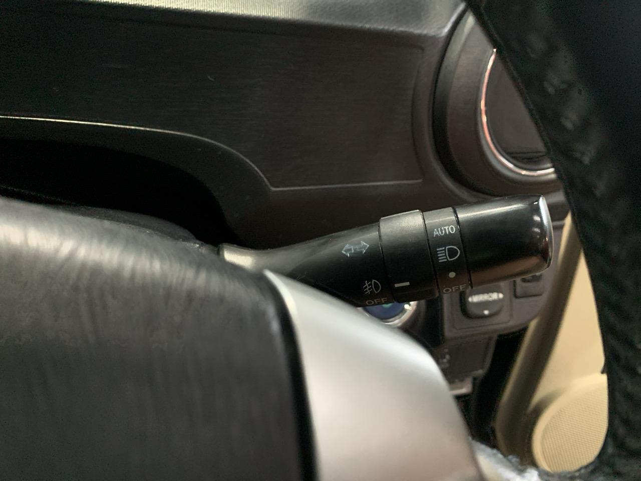 2012 Toyota Aqua G Hatchback PUSH BUTTON START + AUTO LIGHTS + REVERSING CAMERA