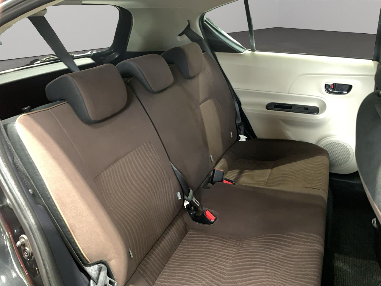 2012 Toyota Aqua G Hatchback PUSH BUTTON START + AUTO LIGHTS + REVERSING CAMERA