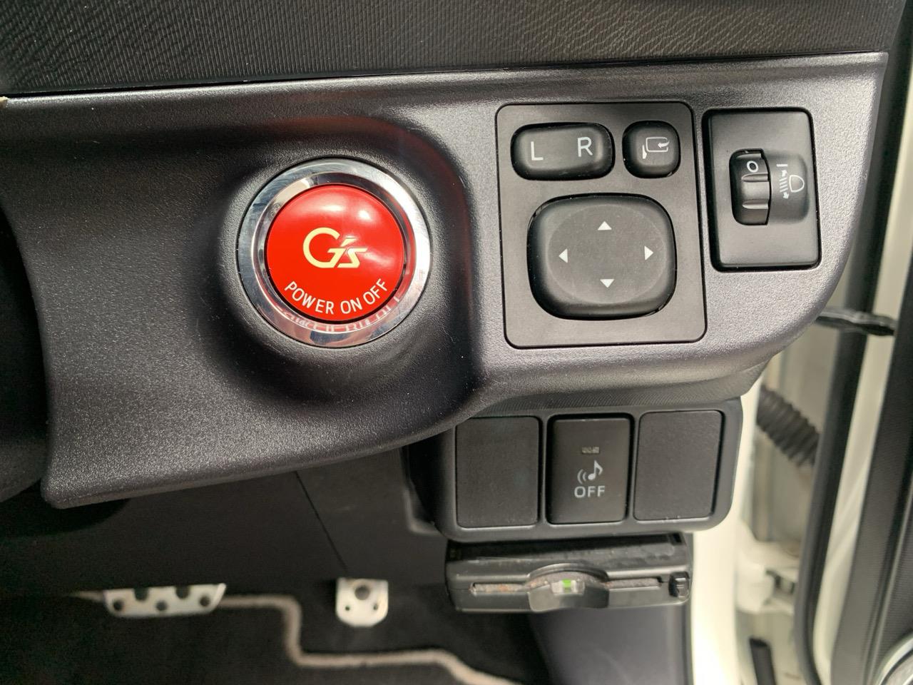 2014 Toyota Aqua Hybrid Gs Hatchback CRUISE CONTROL + HEATED SEATS + REVERSING CAMERA