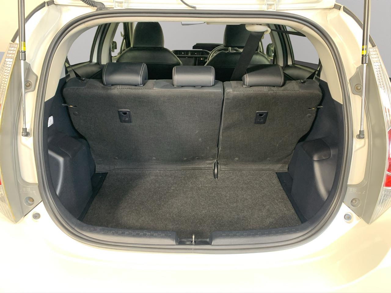 2014 Toyota Aqua Hybrid Gs Hatchback CRUISE CONTROL + HEATED SEATS + REVERSING CAMERA