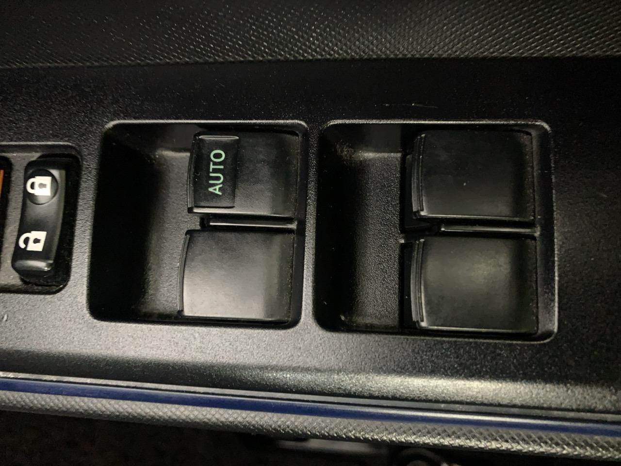 2015 Toyota Aqua Facelift Model S Hatchback REVESING CAMERA + GREAT FUEL EFFICIENCY