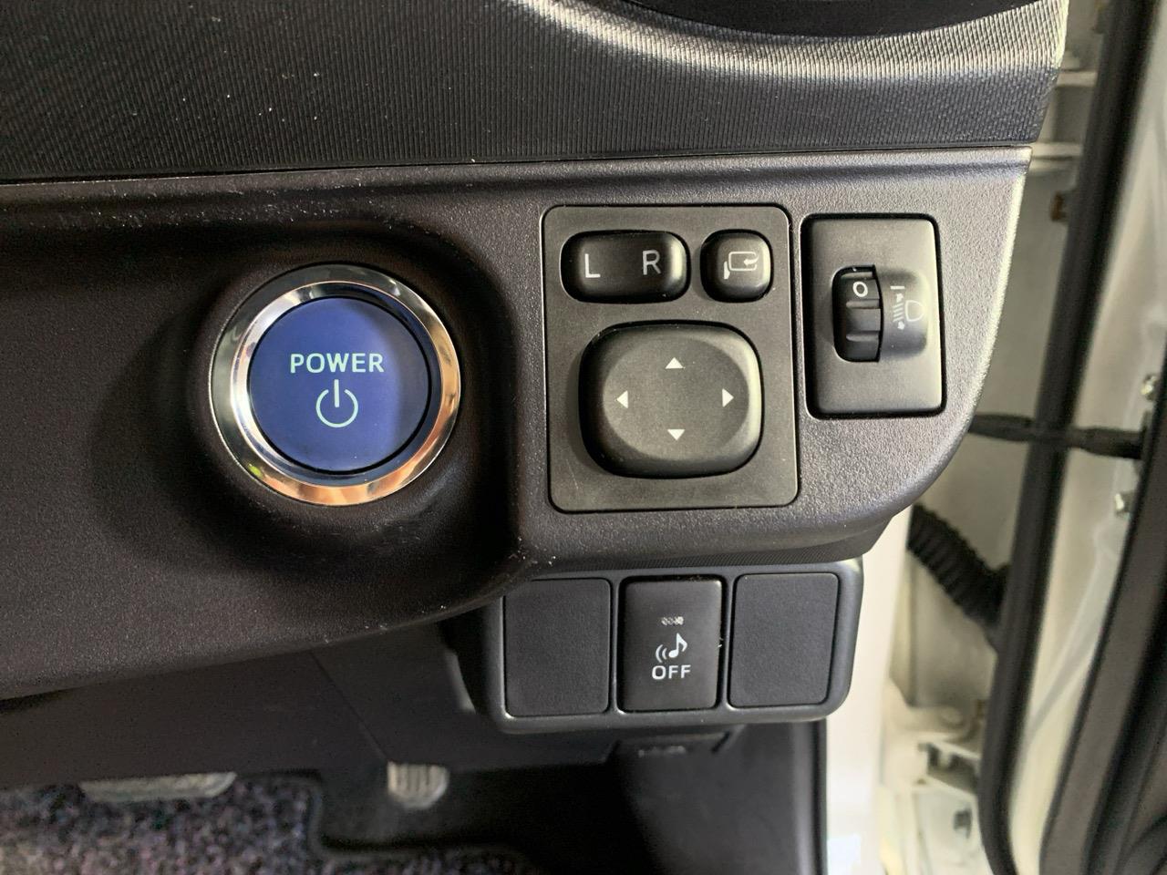 2014 Toyota Aqua S Hatchback REVERSING CAMERA + PUSH BUTTON START + AUTO LIGHTS