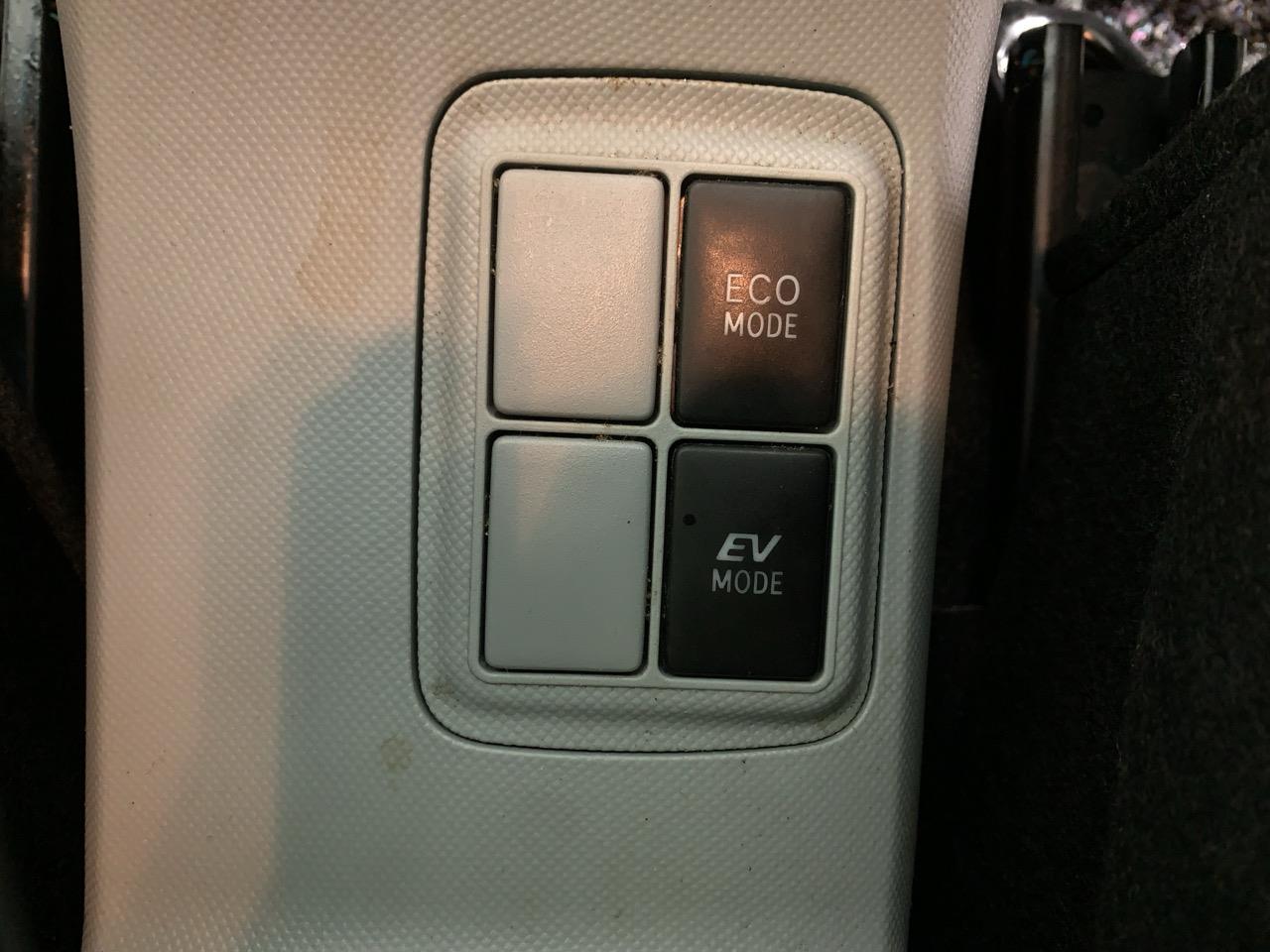 2014 Toyota Aqua S Hatchback REVERSING CAMERA + PUSH BUTTON START + AUTO LIGHTS